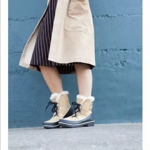 Sorel Women Youth Boots Size 6 Tivoli II Lace Up Snow Boots Tan Black Beige Fur